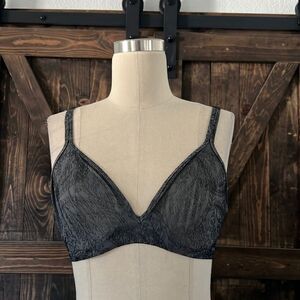 Warners  Underarm Smoothing Seamless Wireless Bra Sz- 34B